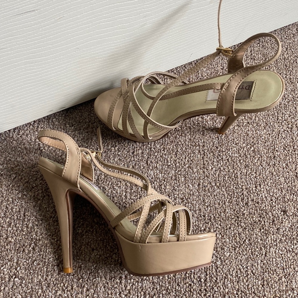 Dyeables nude prom/pageant heels size 6